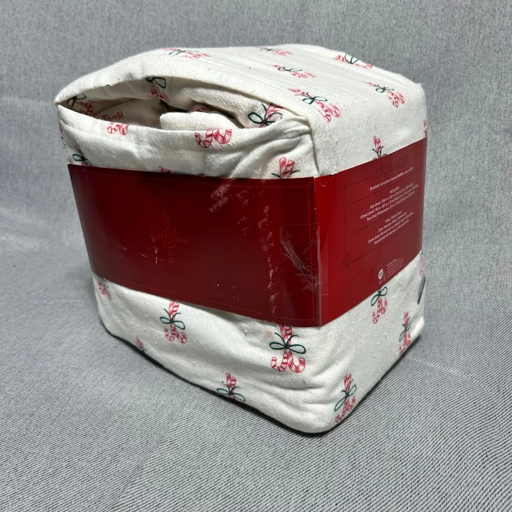Wondershop Flannel Sheet Set King White Candy Cane Christmas 100% Cotton 4pc
